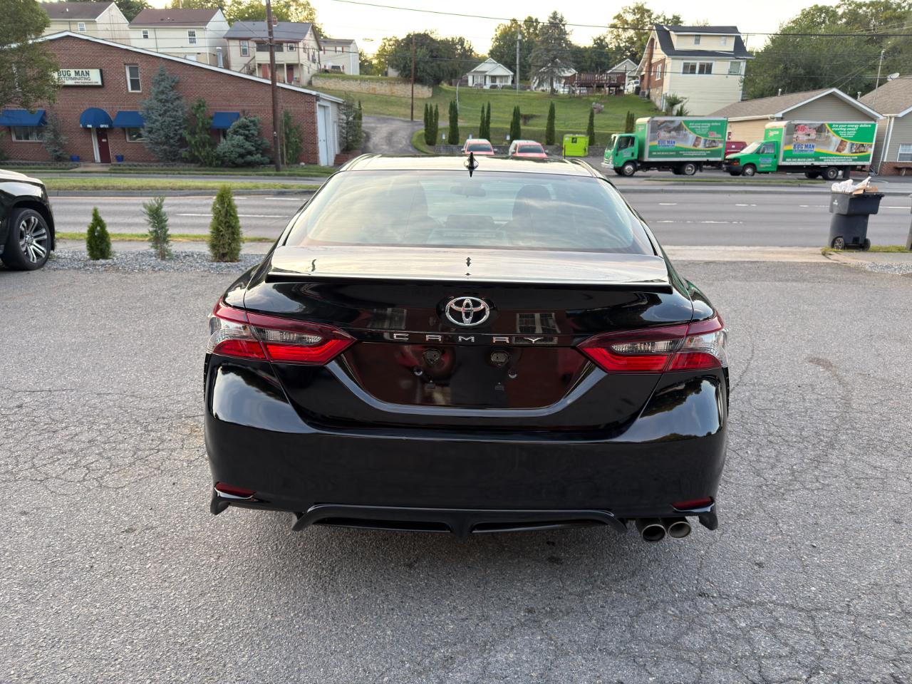 Toyota Camry SE Auto (Natl) 2021