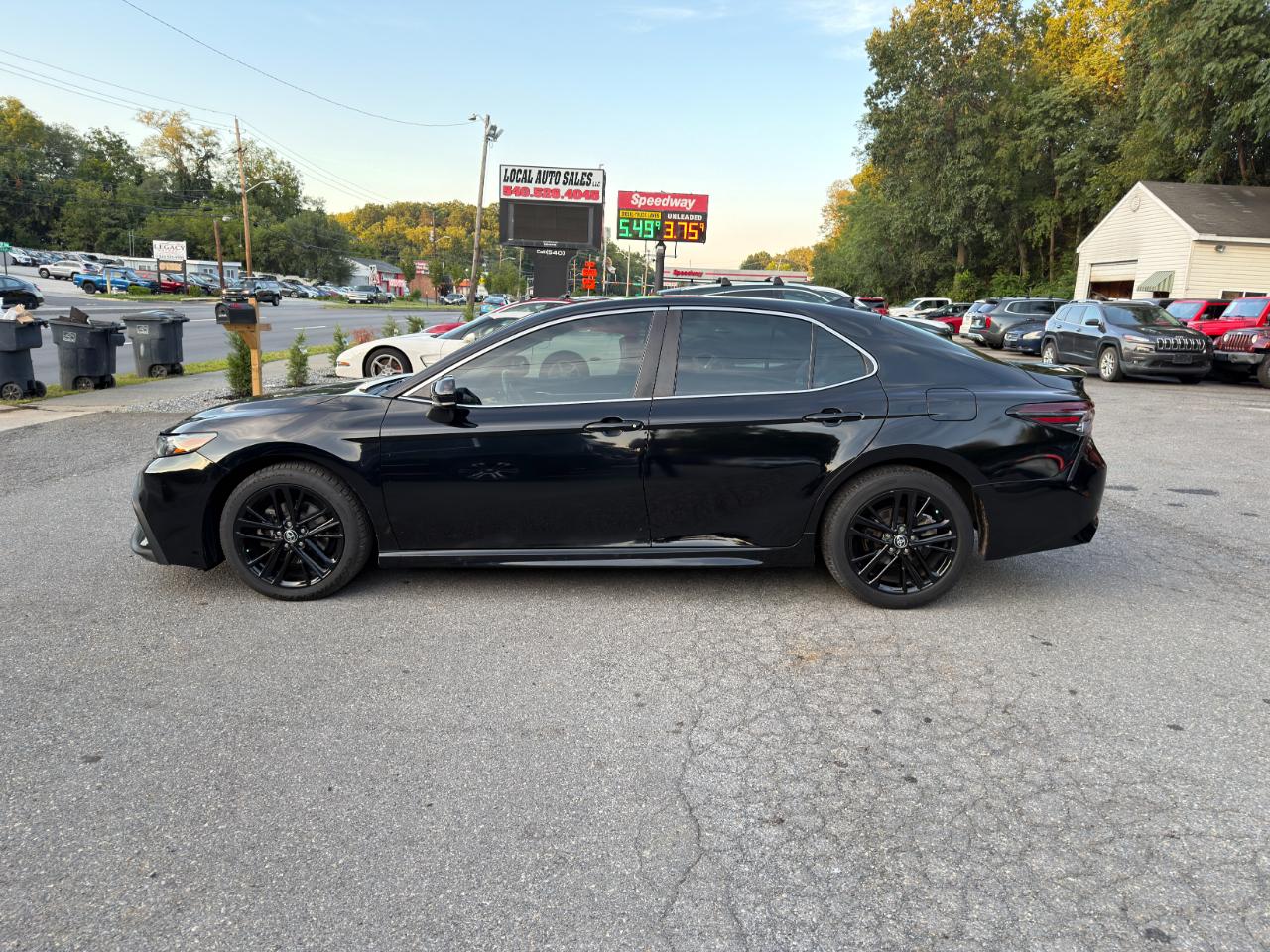 Toyota Camry SE Auto (Natl) 2021