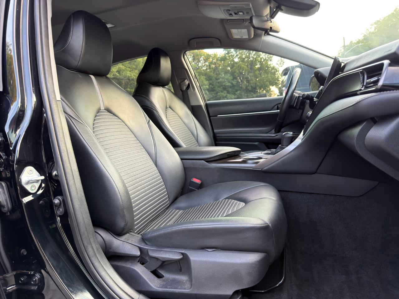 Toyota Camry SE Auto (Natl) 2021