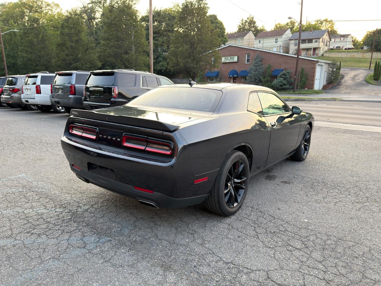 Dodge Challenger SXT RWD 2018