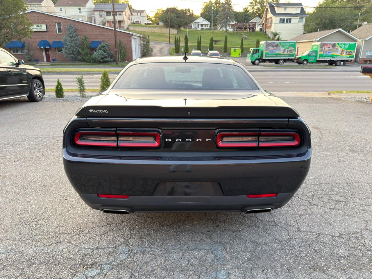 Dodge Challenger SXT RWD 2018