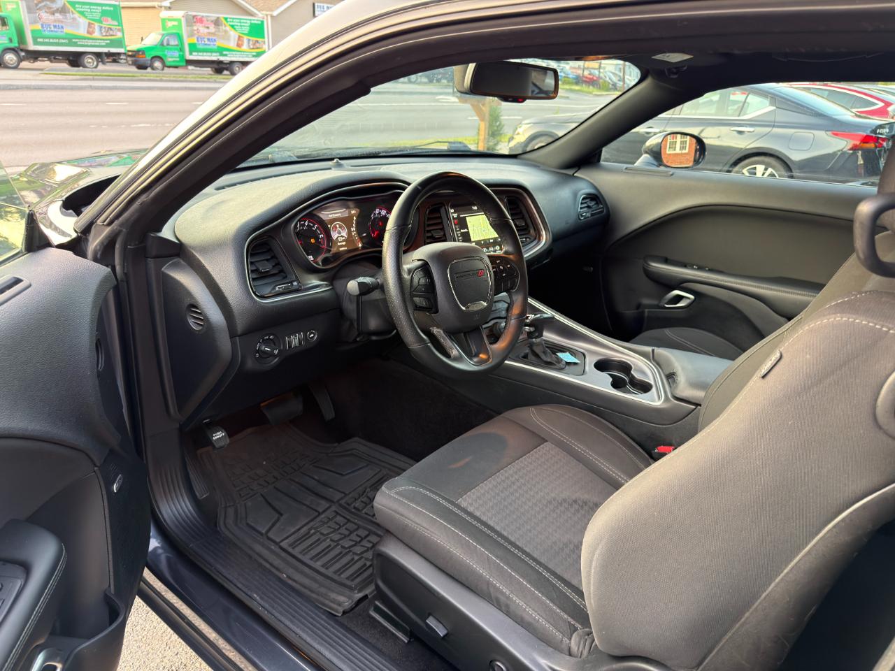 Dodge Challenger SXT RWD 2018