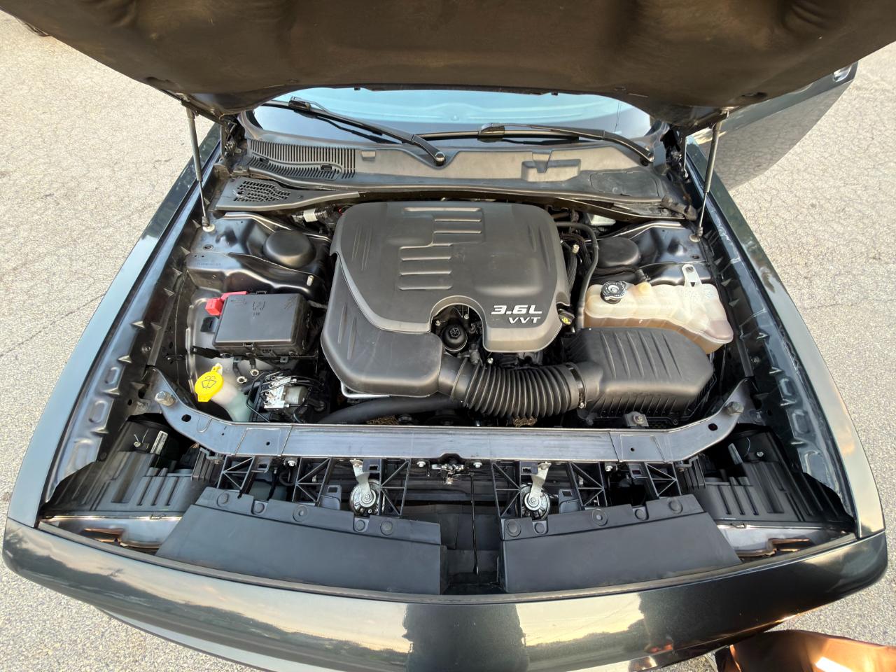 Dodge Challenger SXT RWD 2018
