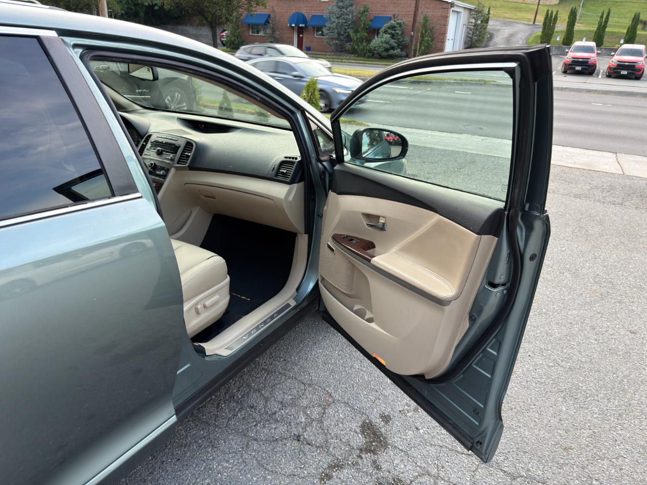 Toyota Venza 4dr Wgn V6 FWD (Natl) 2009