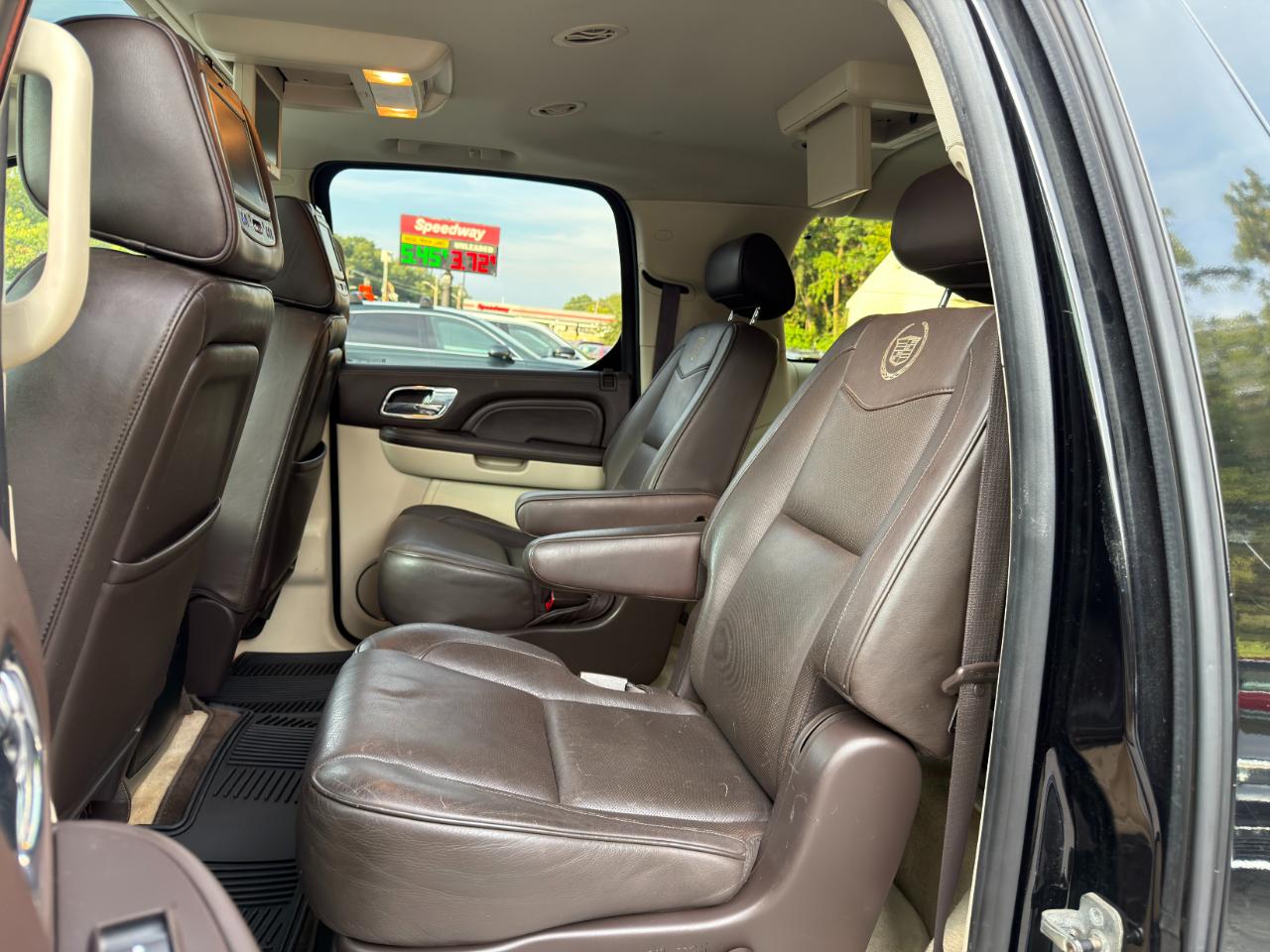 Cadillac Escalade ESV AWD 4dr Platinum Edition 2010