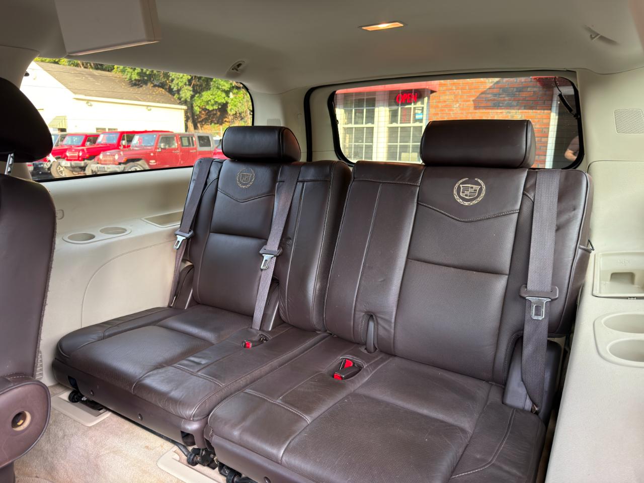 Cadillac Escalade ESV AWD 4dr Platinum Edition 2010
