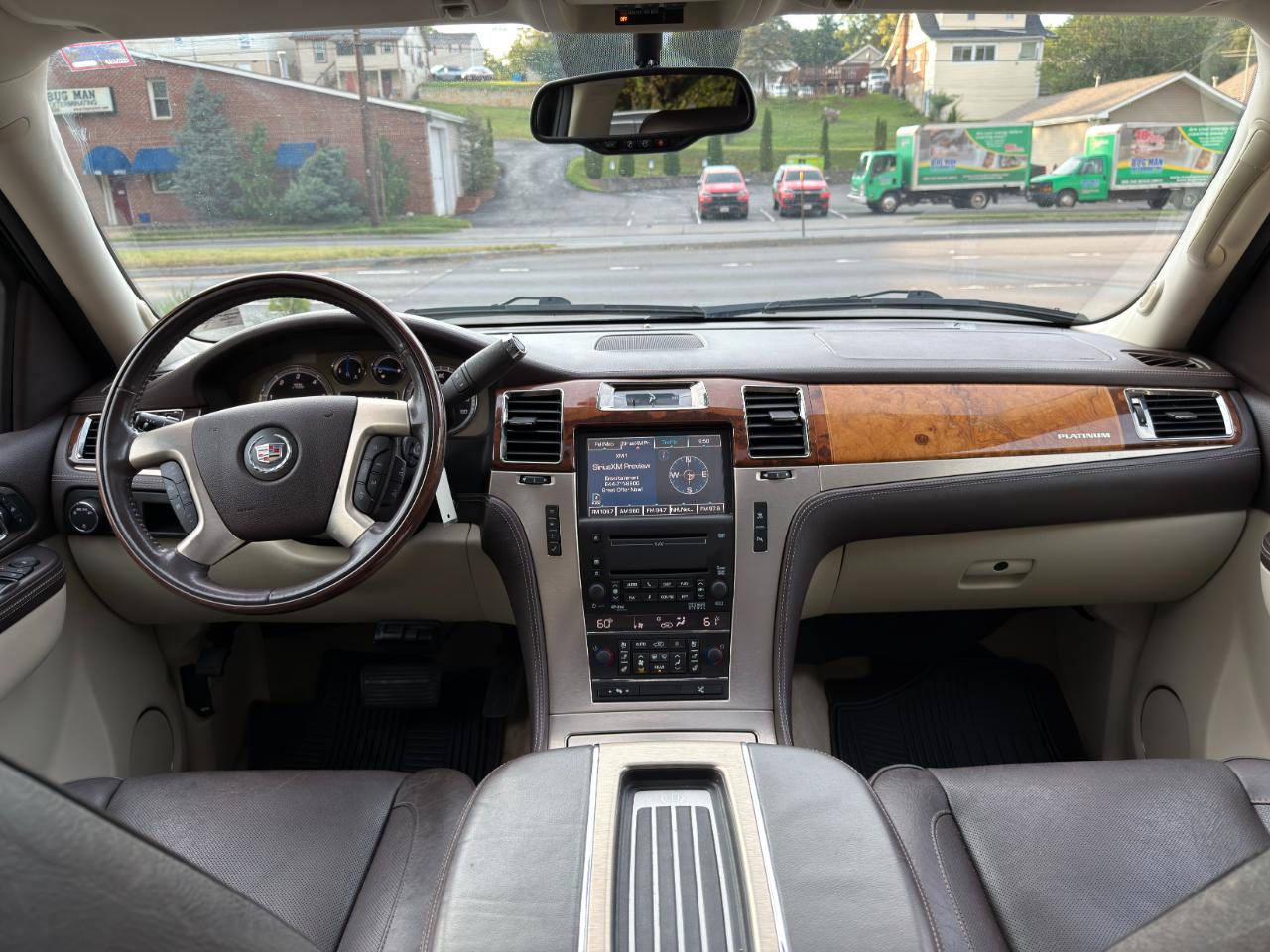 Cadillac Escalade ESV AWD 4dr Platinum Edition 2010