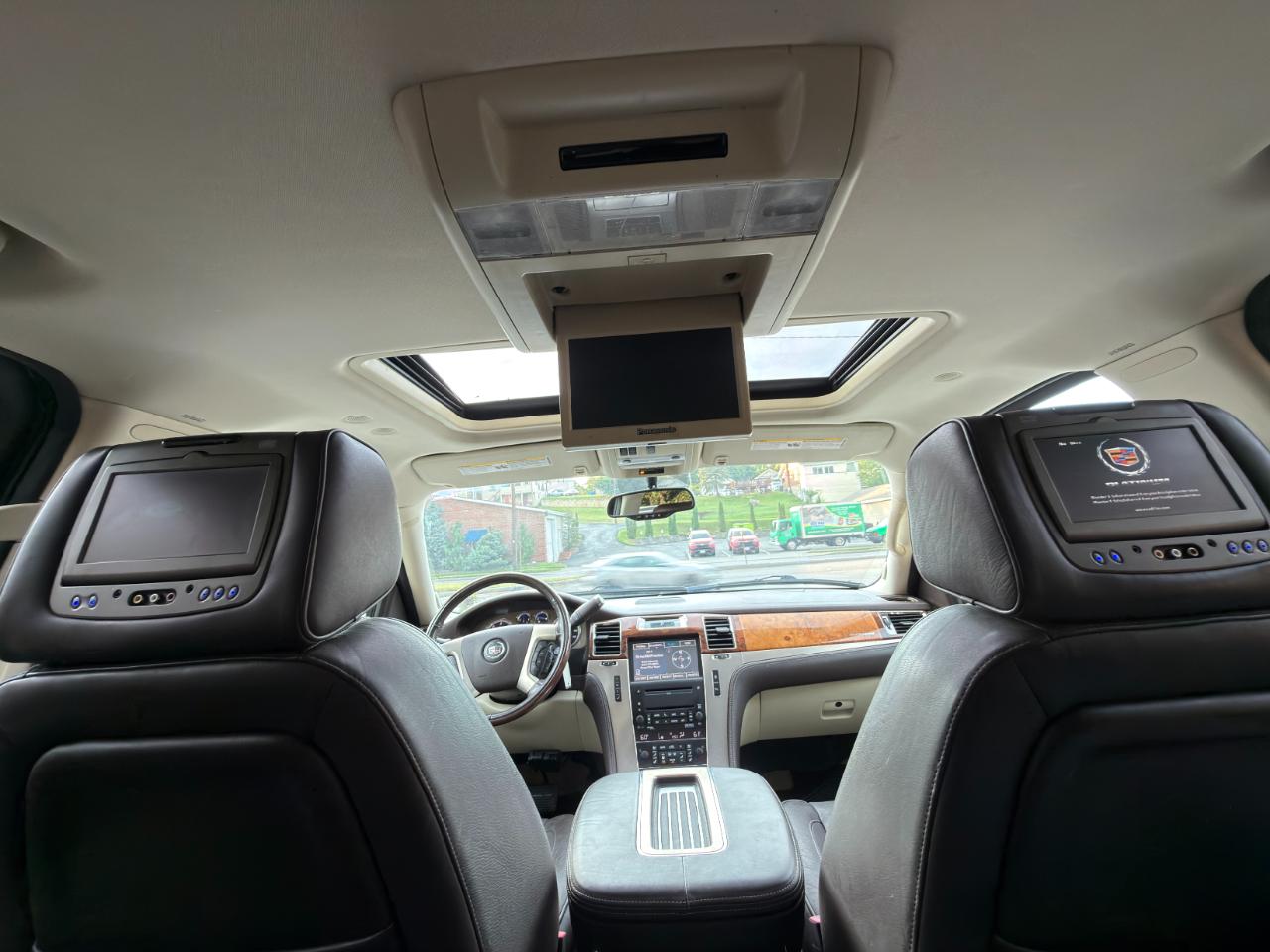 Cadillac Escalade ESV AWD 4dr Platinum Edition 2010