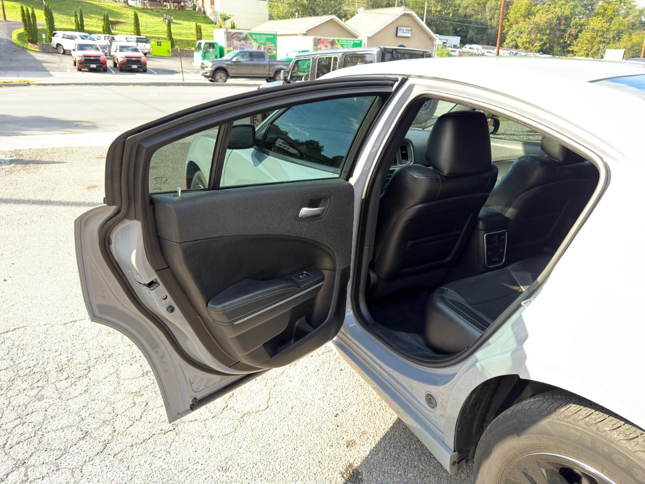 Dodge Charger SXT RWD 2021