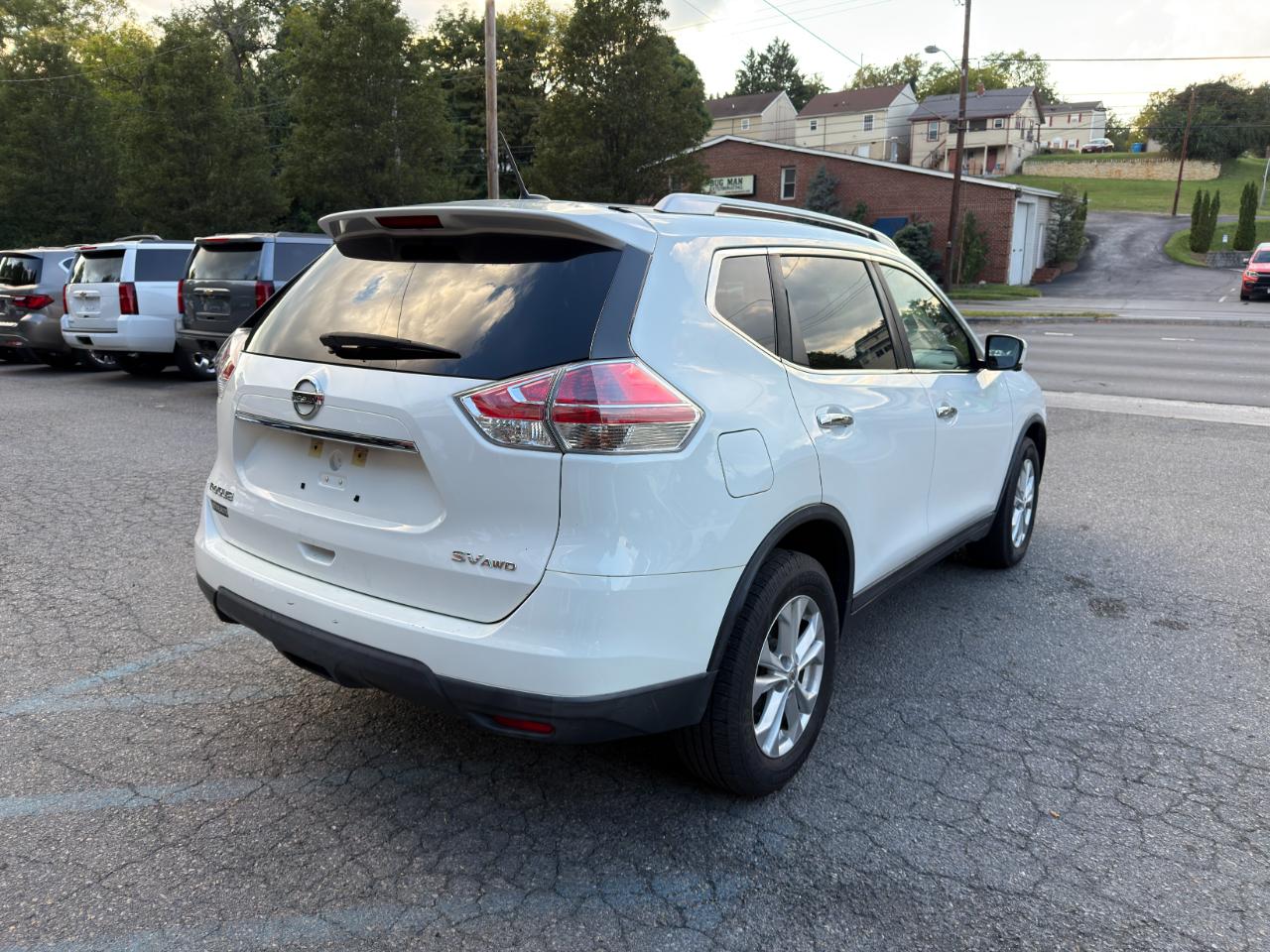 Nissan Rogue AWD 4dr SV 2016