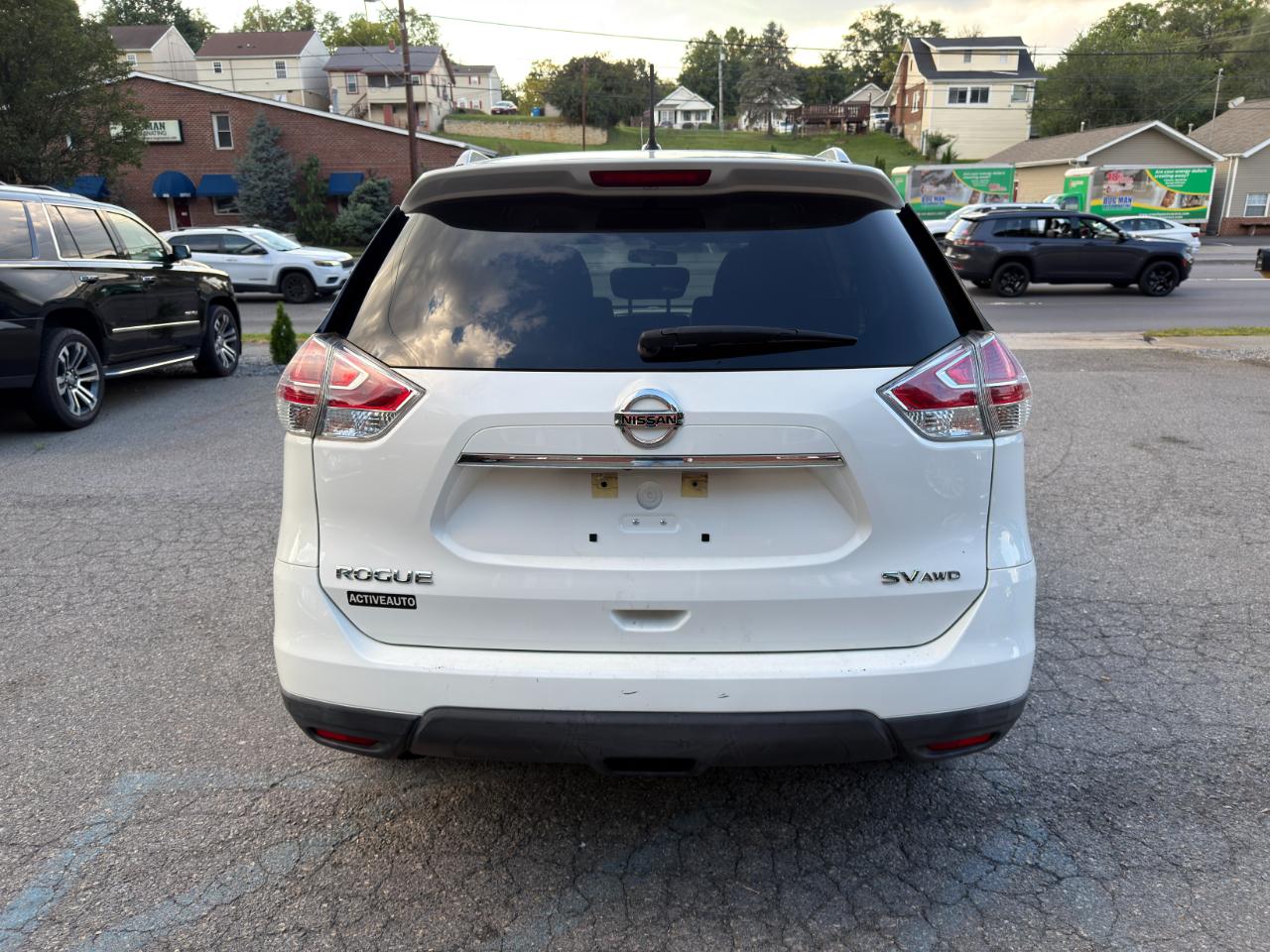 Nissan Rogue AWD 4dr SV 2016