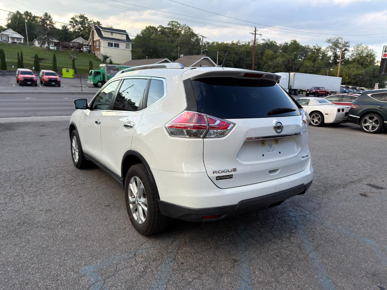 Nissan Rogue AWD 4dr SV 2016
