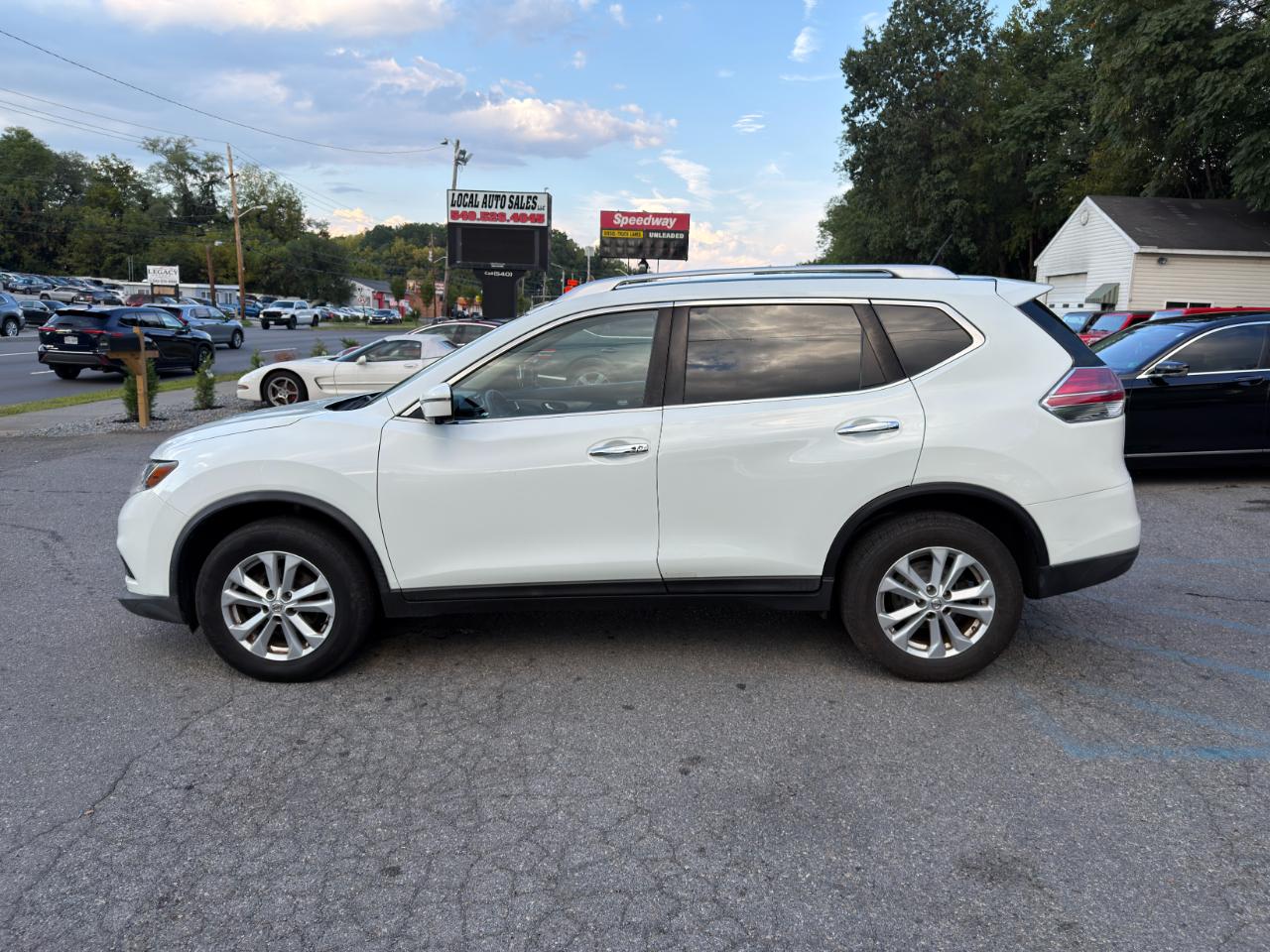 Nissan Rogue AWD 4dr SV 2016