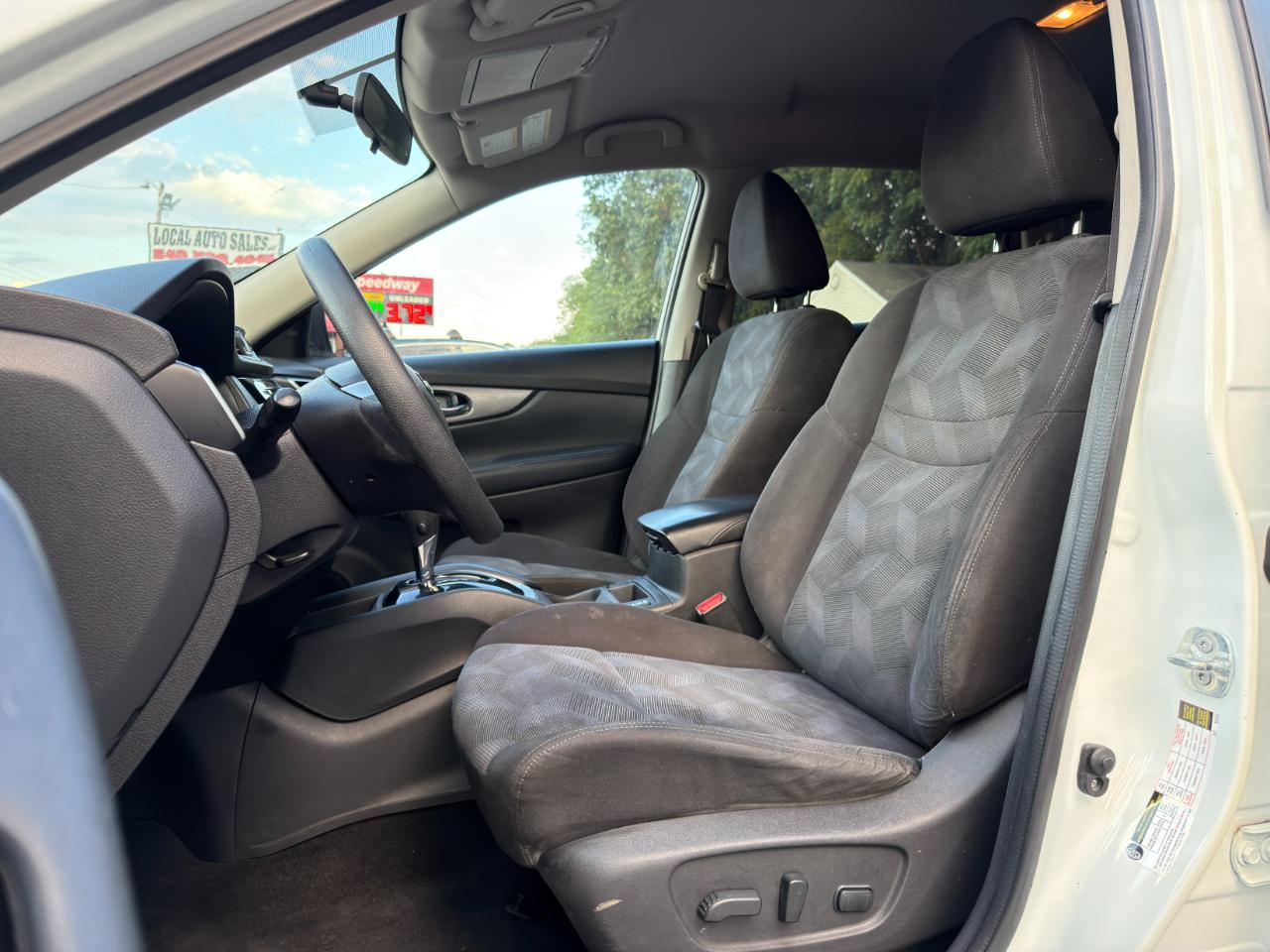 Nissan Rogue AWD 4dr SV 2016