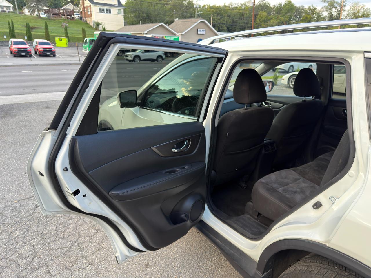 Nissan Rogue AWD 4dr SV 2016