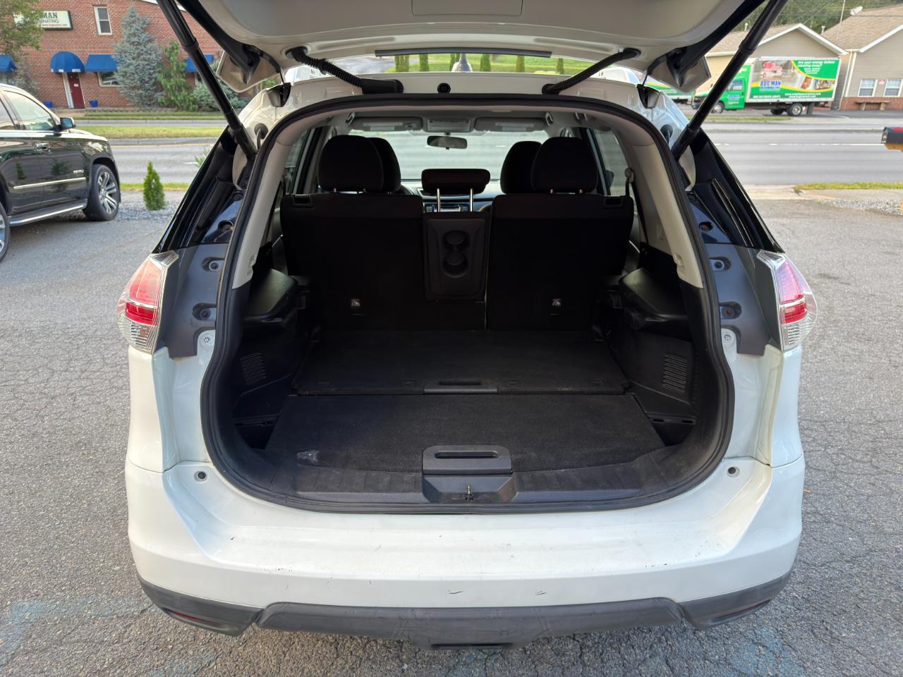 Nissan Rogue AWD 4dr SV 2016