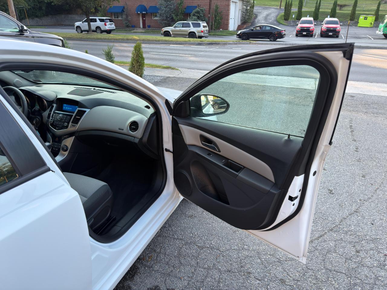 Chevrolet Cruze Limited 4dr Sdn Auto LS 2016