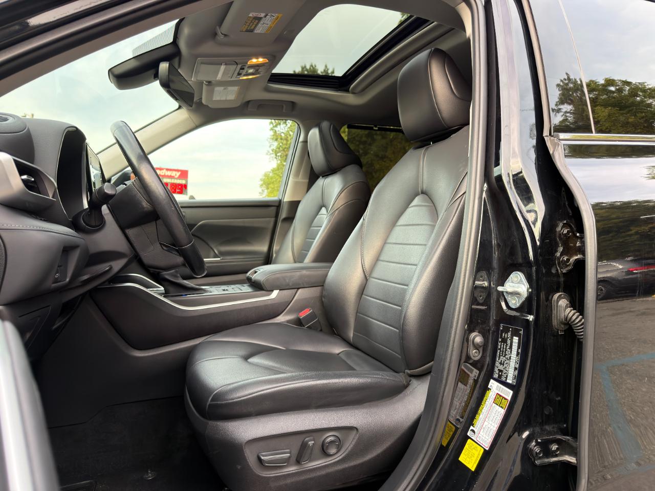 Toyota Highlander XLE AWD (Natl) 2021