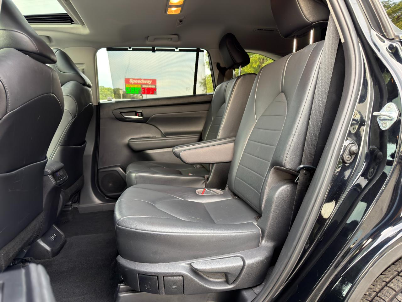 Toyota Highlander XLE AWD (Natl) 2021