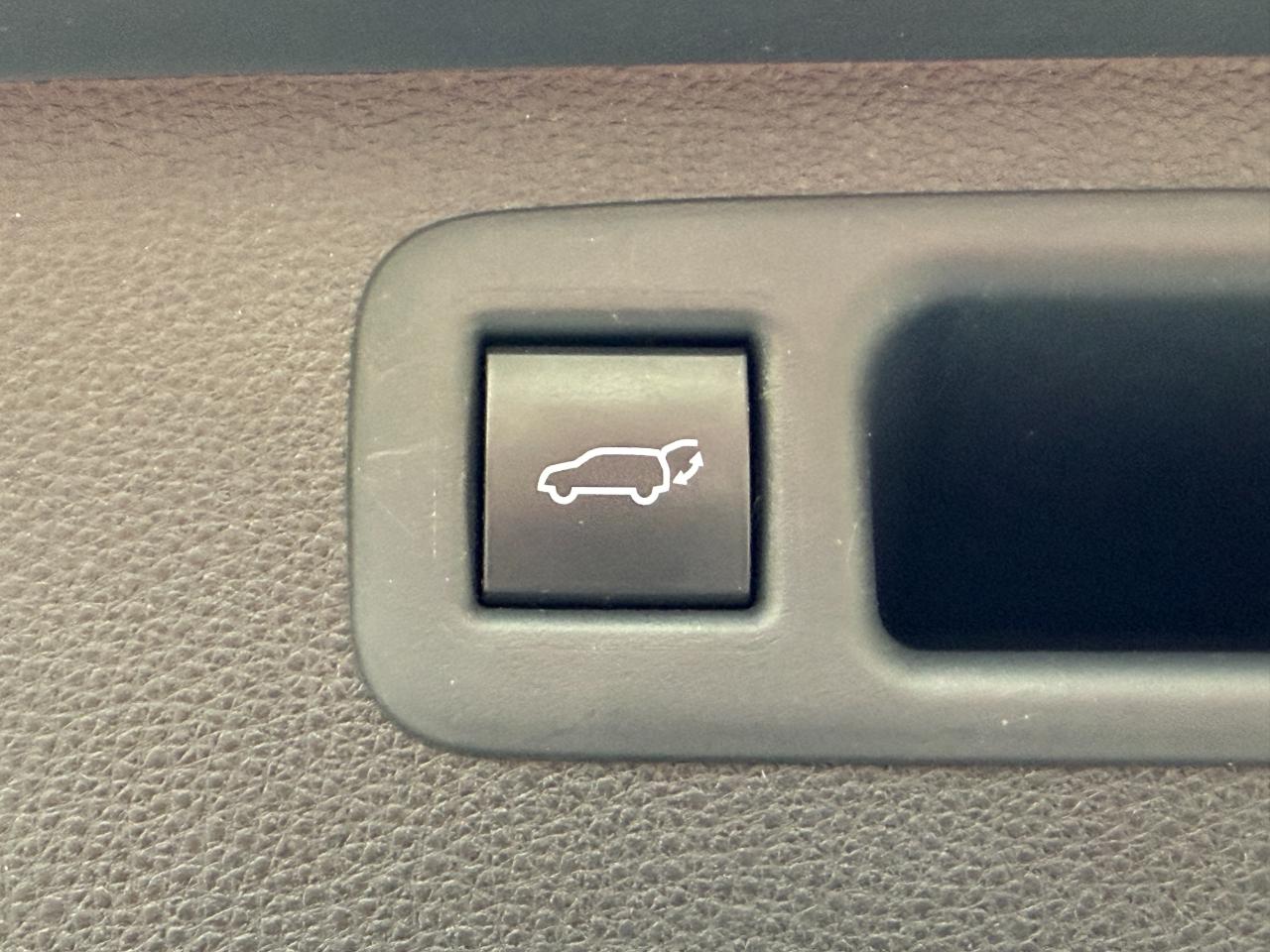 Toyota Highlander XLE AWD (Natl) 2021