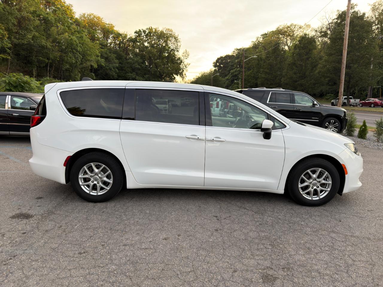 Chrysler Voyager LX FWD 2022
