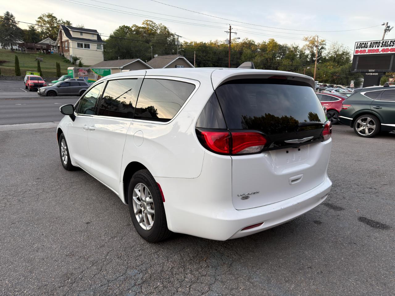 Chrysler Voyager LX FWD 2022