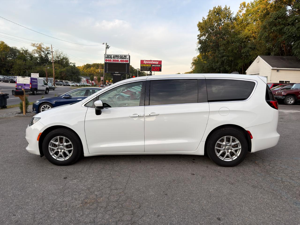 Chrysler Voyager LX FWD 2022