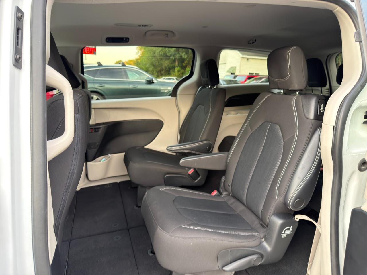 Chrysler Voyager LX FWD 2022