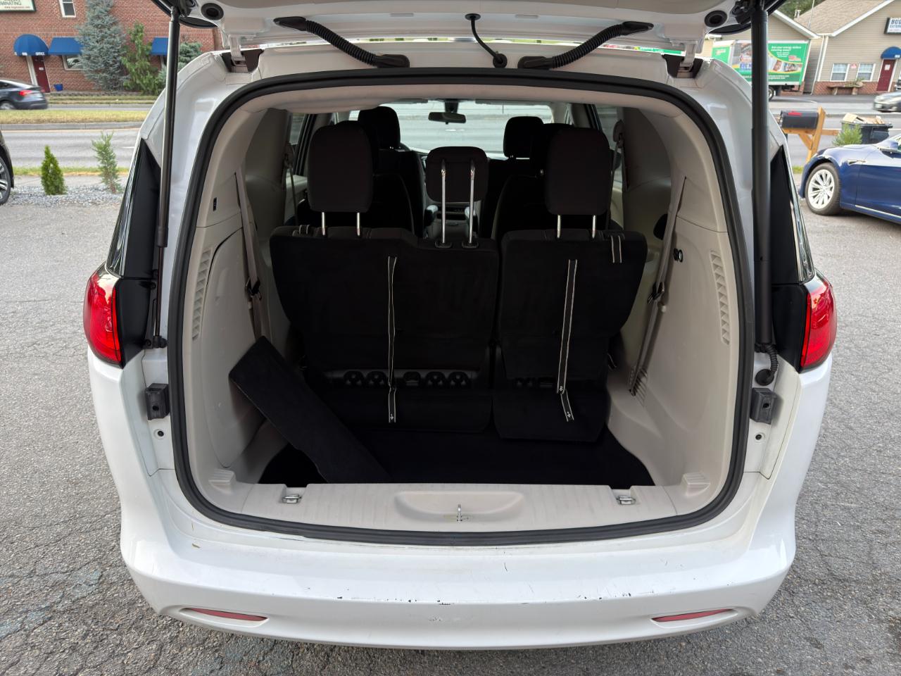 Chrysler Voyager LX FWD 2022