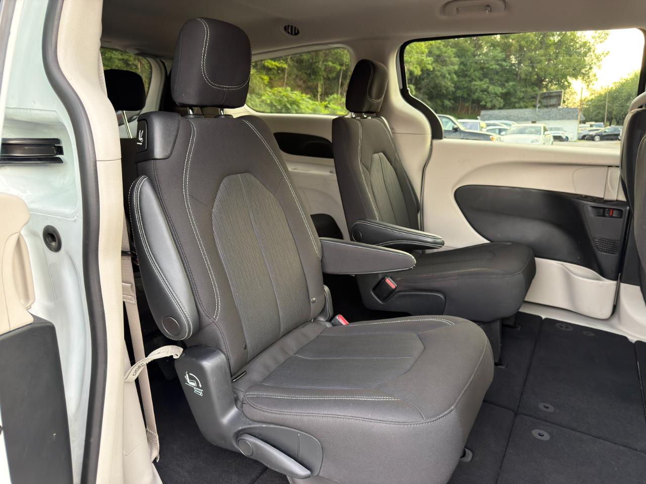 Chrysler Voyager LX FWD 2022