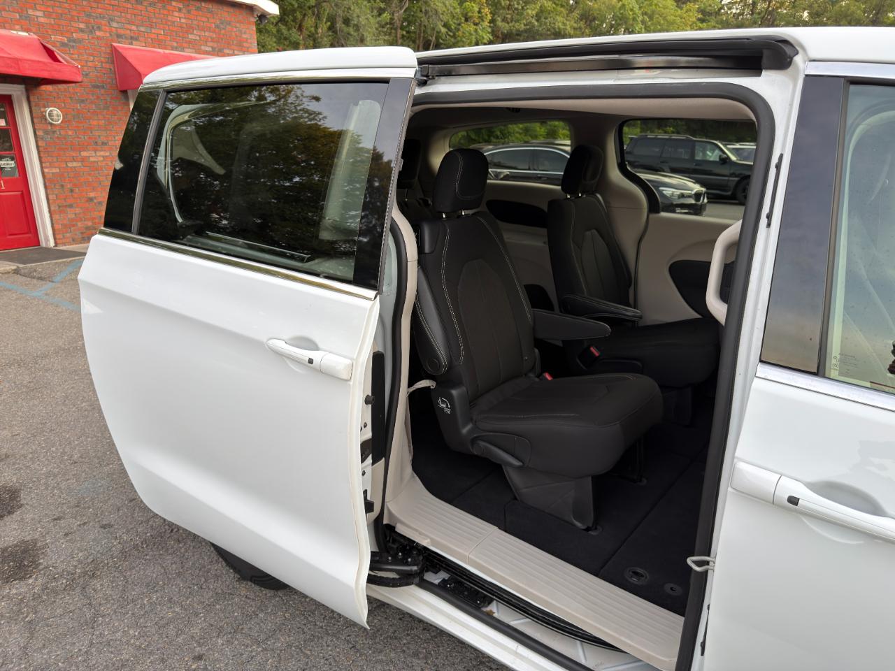 Chrysler Voyager LX FWD 2022