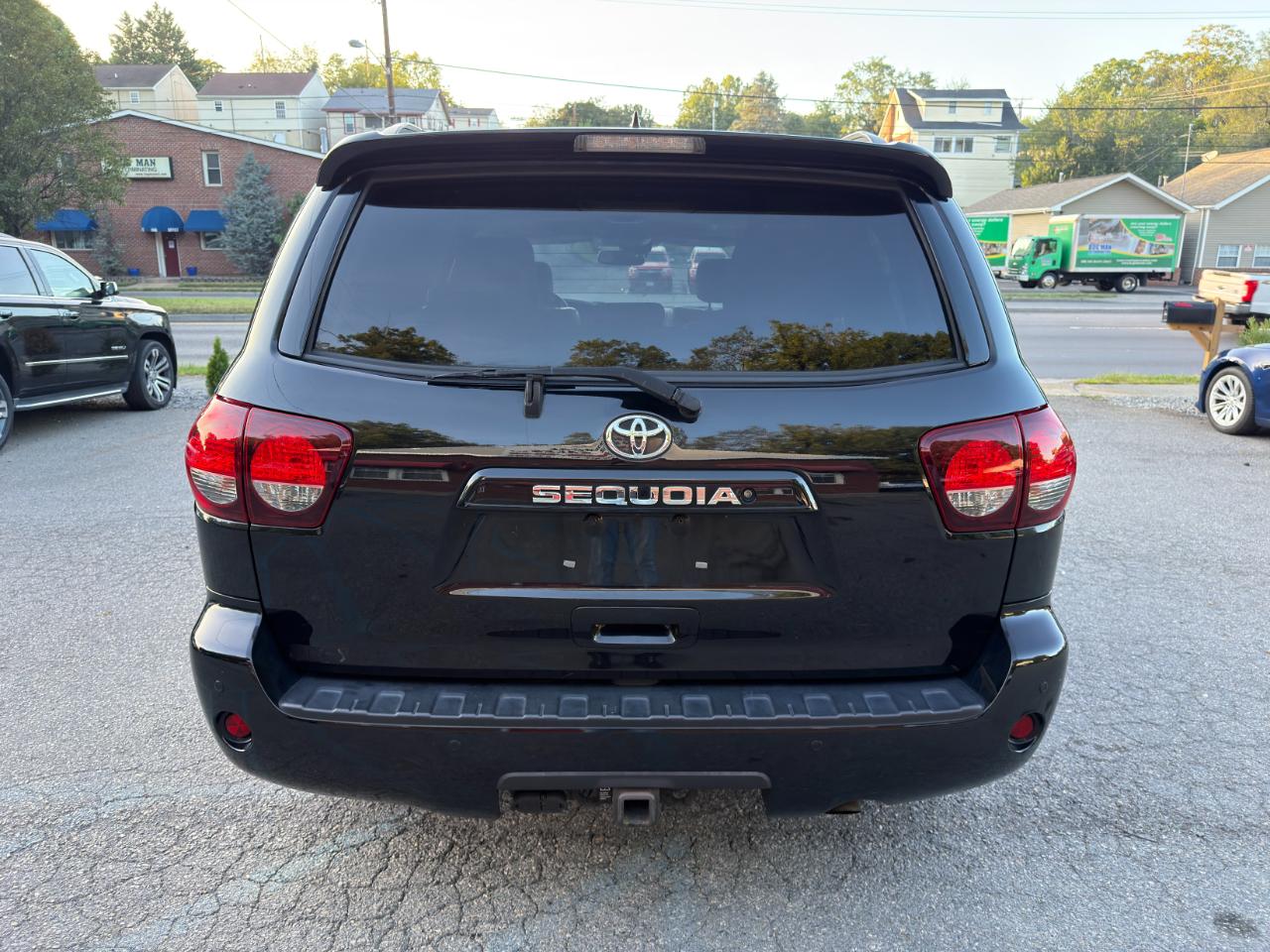 Toyota Sequoia TRD Sport 4WD (Natl) 2018