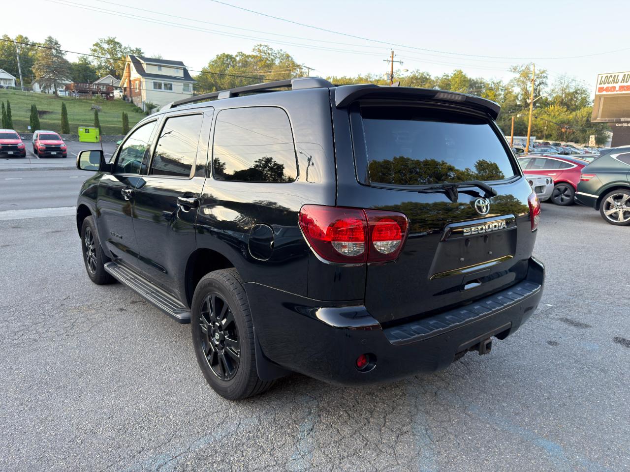 Toyota Sequoia TRD Sport 4WD (Natl) 2018
