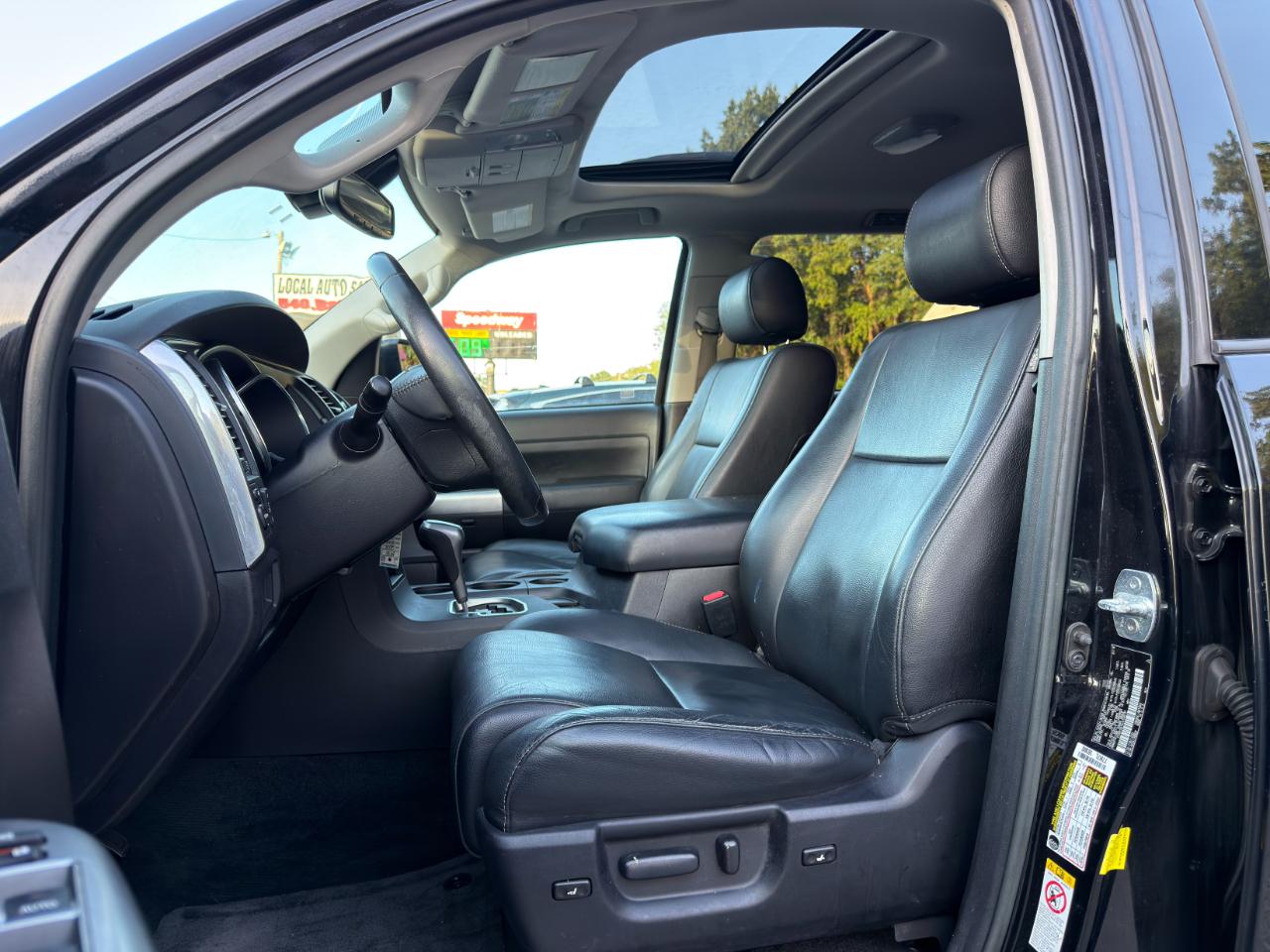 Toyota Sequoia TRD Sport 4WD (Natl) 2018