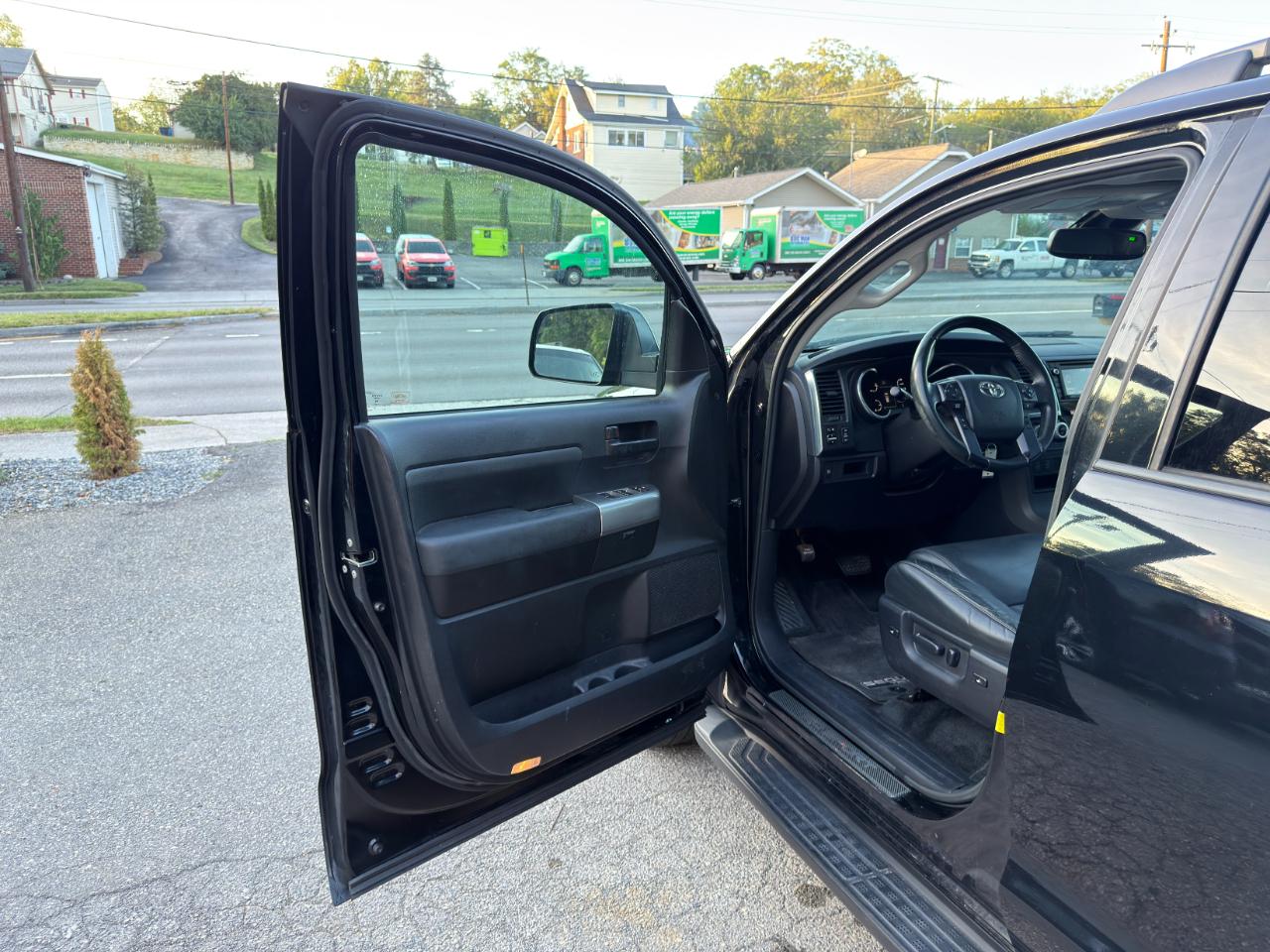 Toyota Sequoia TRD Sport 4WD (Natl) 2018
