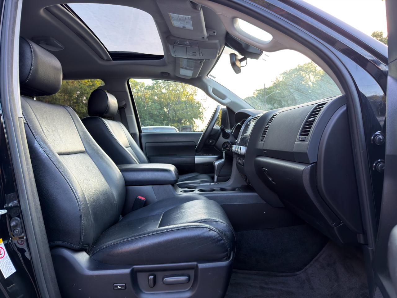 Toyota Sequoia TRD Sport 4WD (Natl) 2018