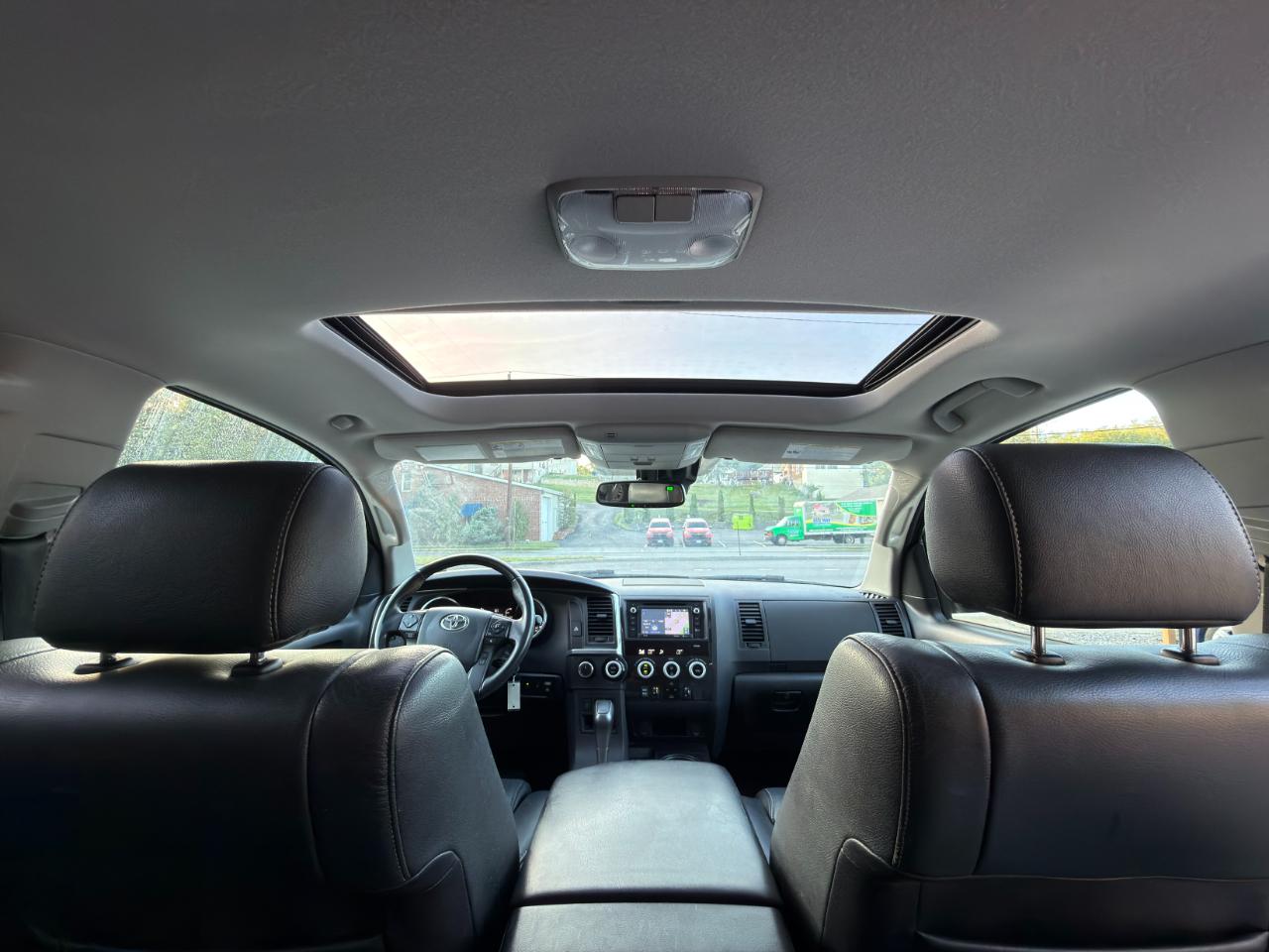 Toyota Sequoia TRD Sport 4WD (Natl) 2018