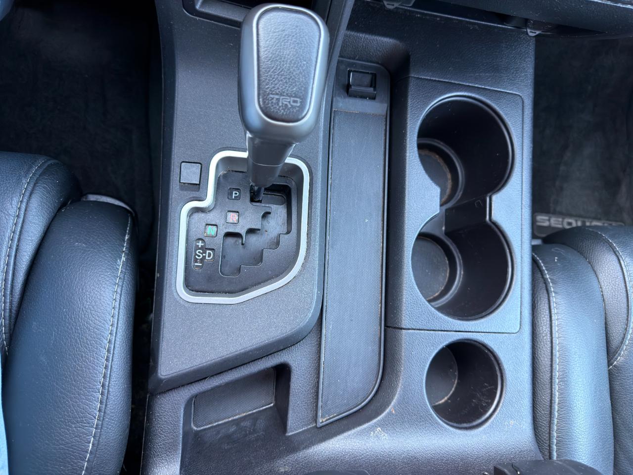 Toyota Sequoia TRD Sport 4WD (Natl) 2018