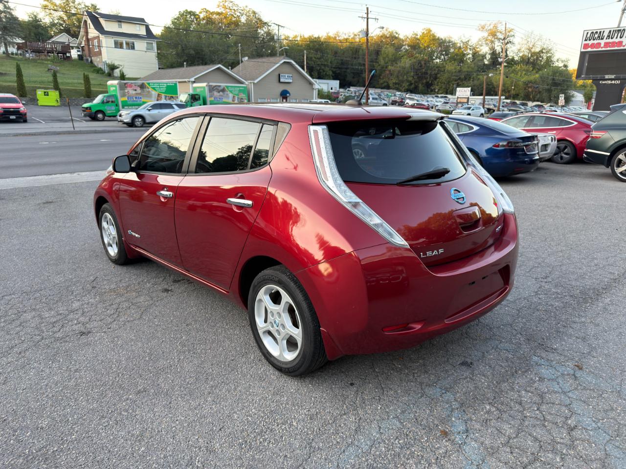 Nissan Leaf 4dr HB SV 2013