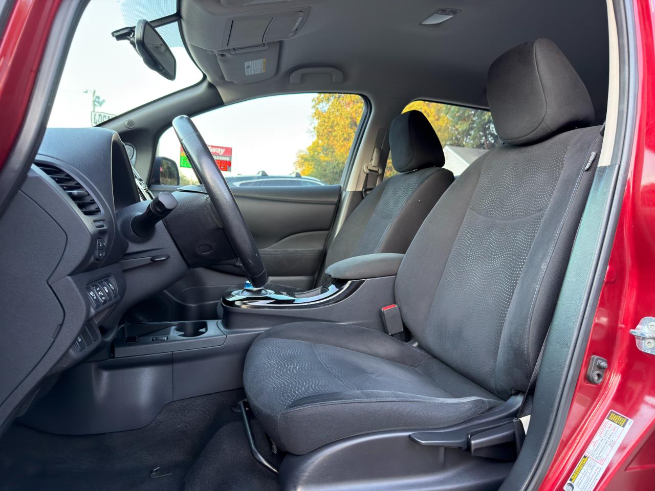 Nissan Leaf 4dr HB SV 2013