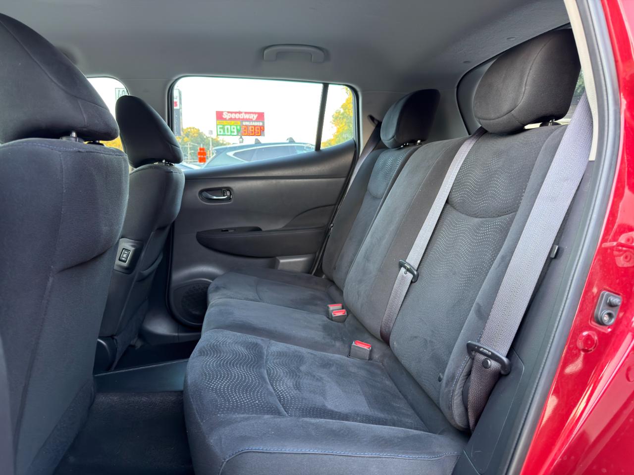Nissan Leaf 4dr HB SV 2013