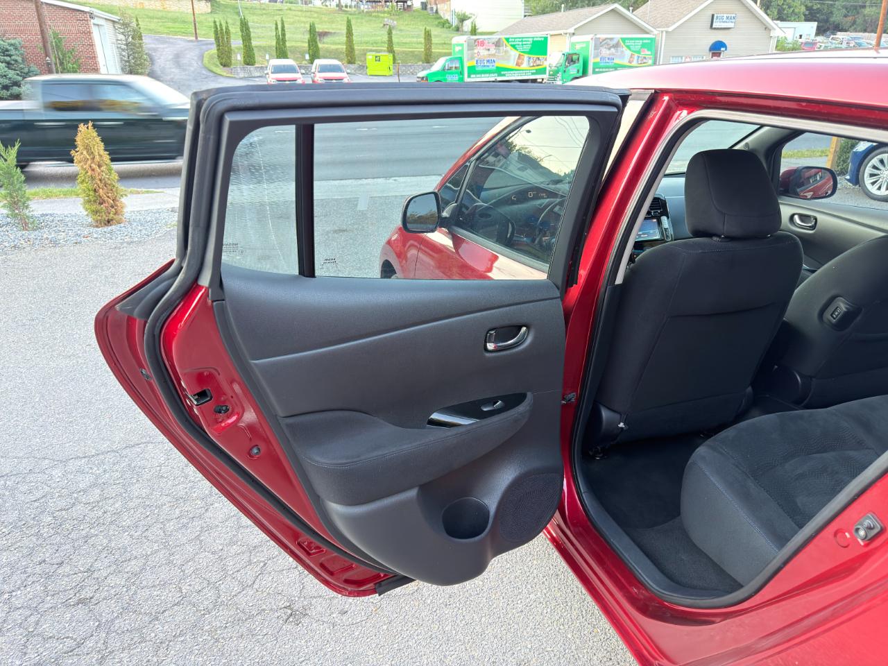 Nissan Leaf 4dr HB SV 2013