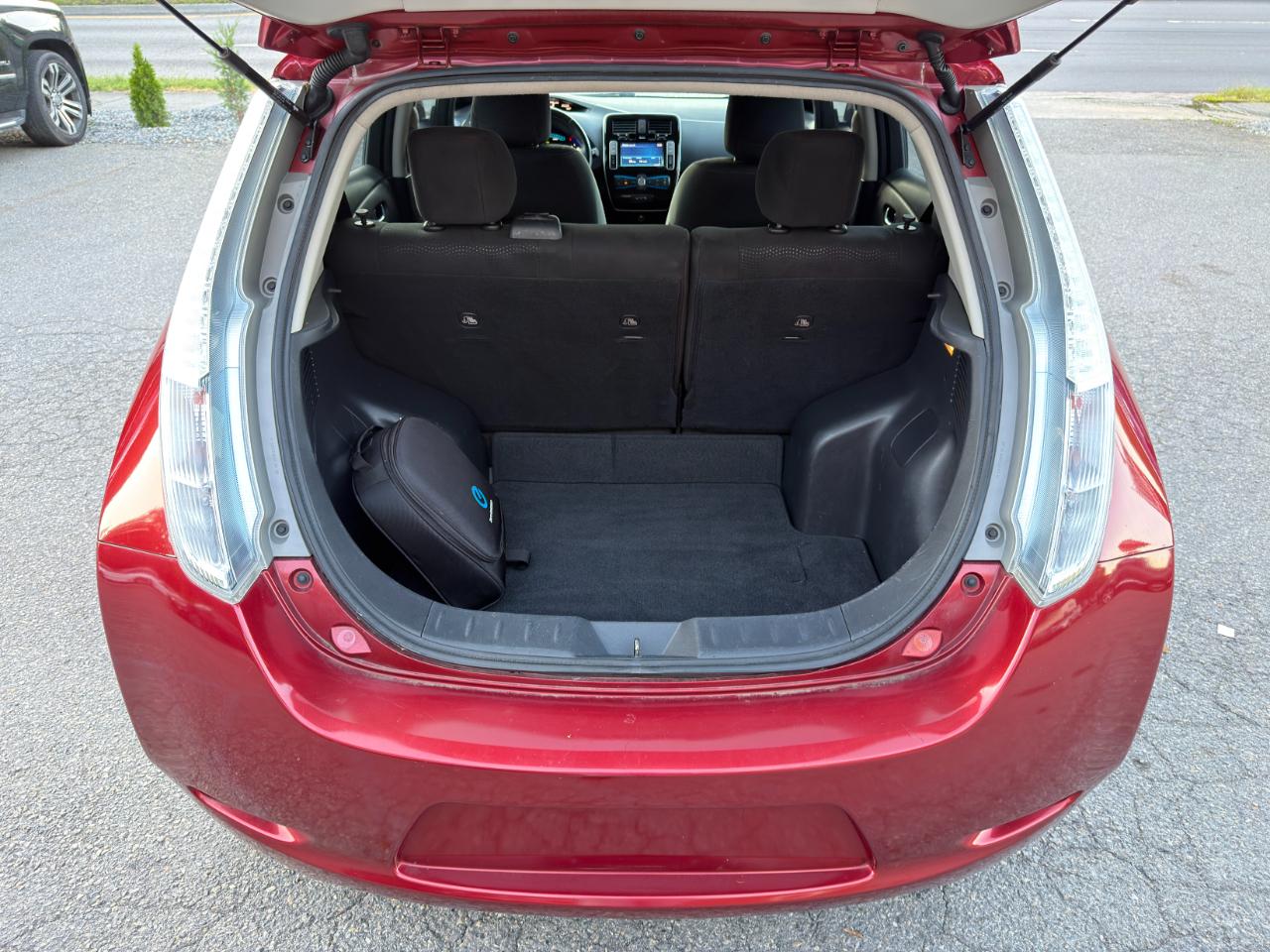 Nissan Leaf 4dr HB SV 2013