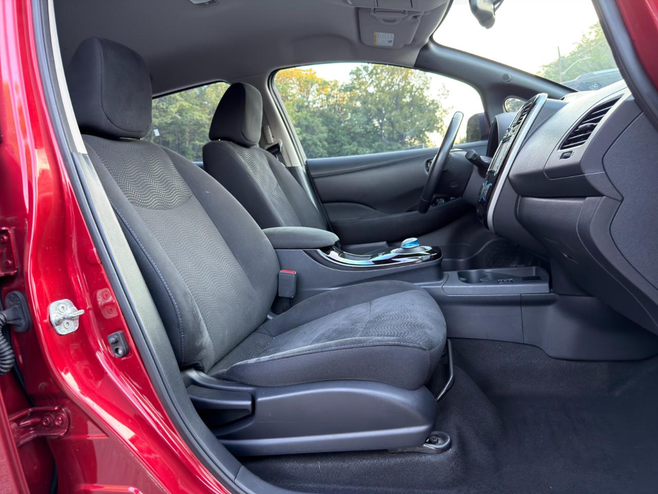 Nissan Leaf 4dr HB SV 2013