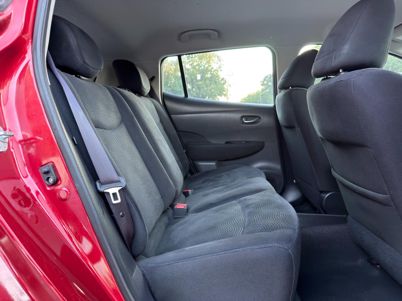 Nissan Leaf 4dr HB SV 2013