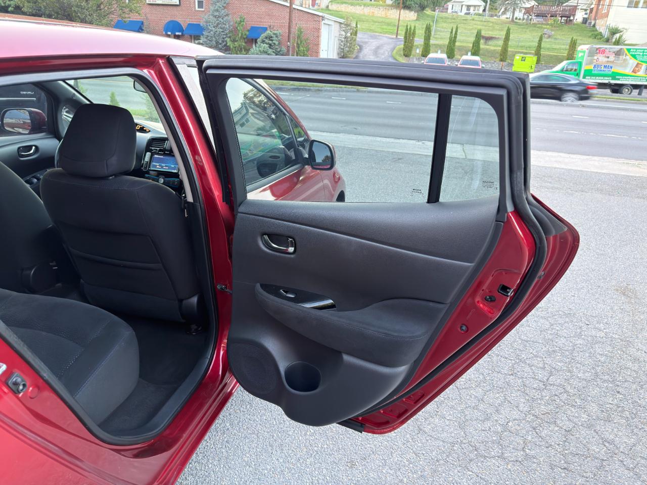 Nissan Leaf 4dr HB SV 2013