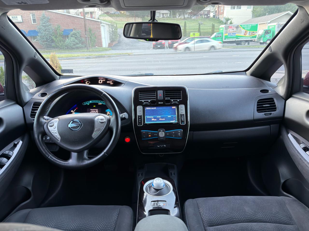 Nissan Leaf 4dr HB SV 2013