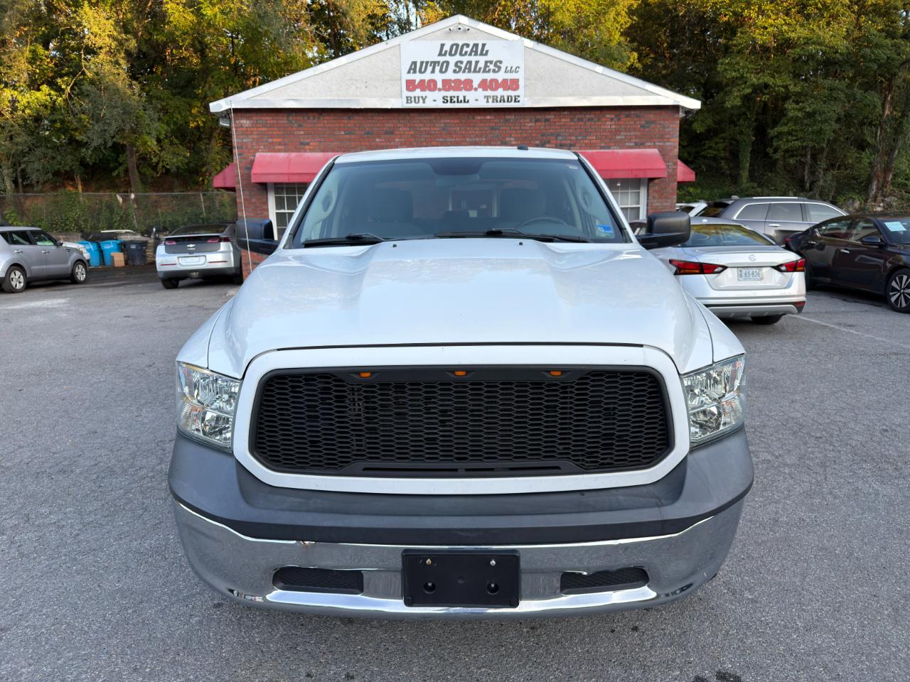 RAM 1500 4WD Crew Cab 140.5" Tradesman 2016