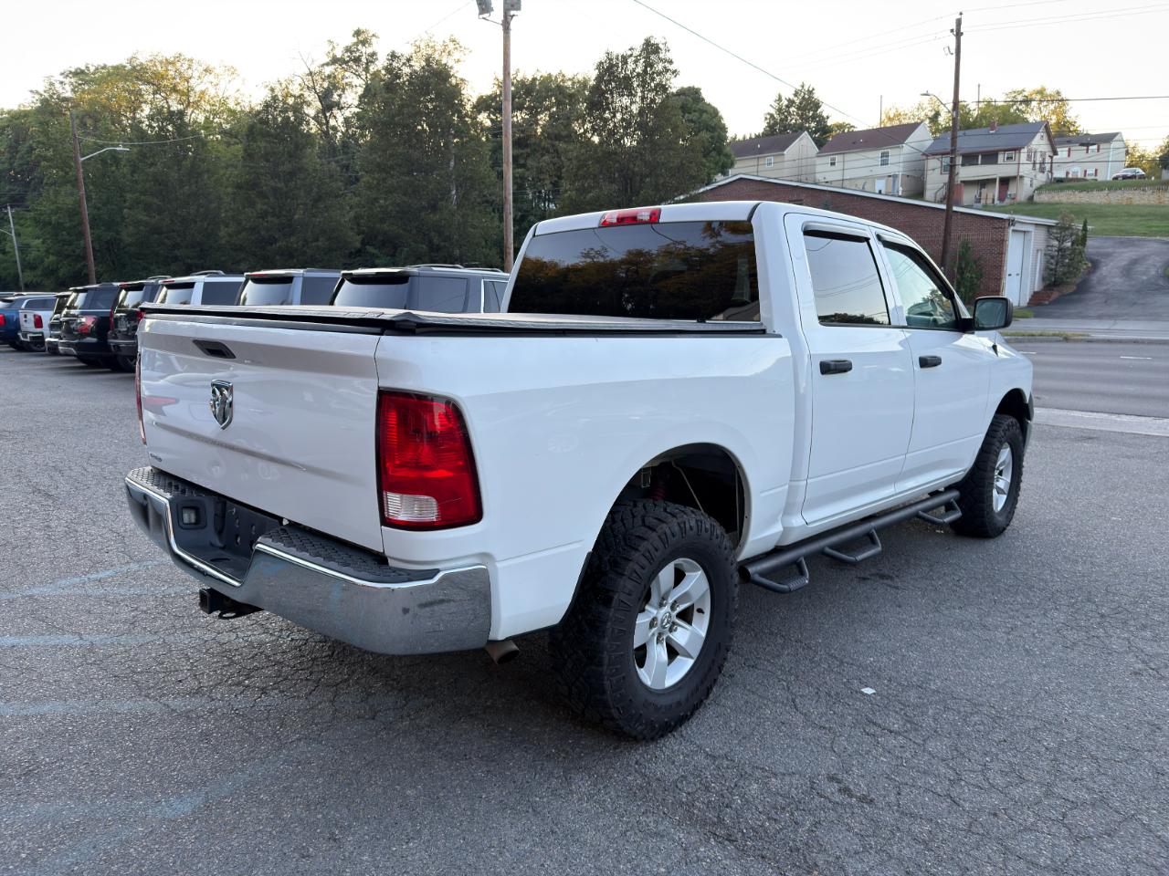 RAM 1500 4WD Crew Cab 140.5" Tradesman 2016