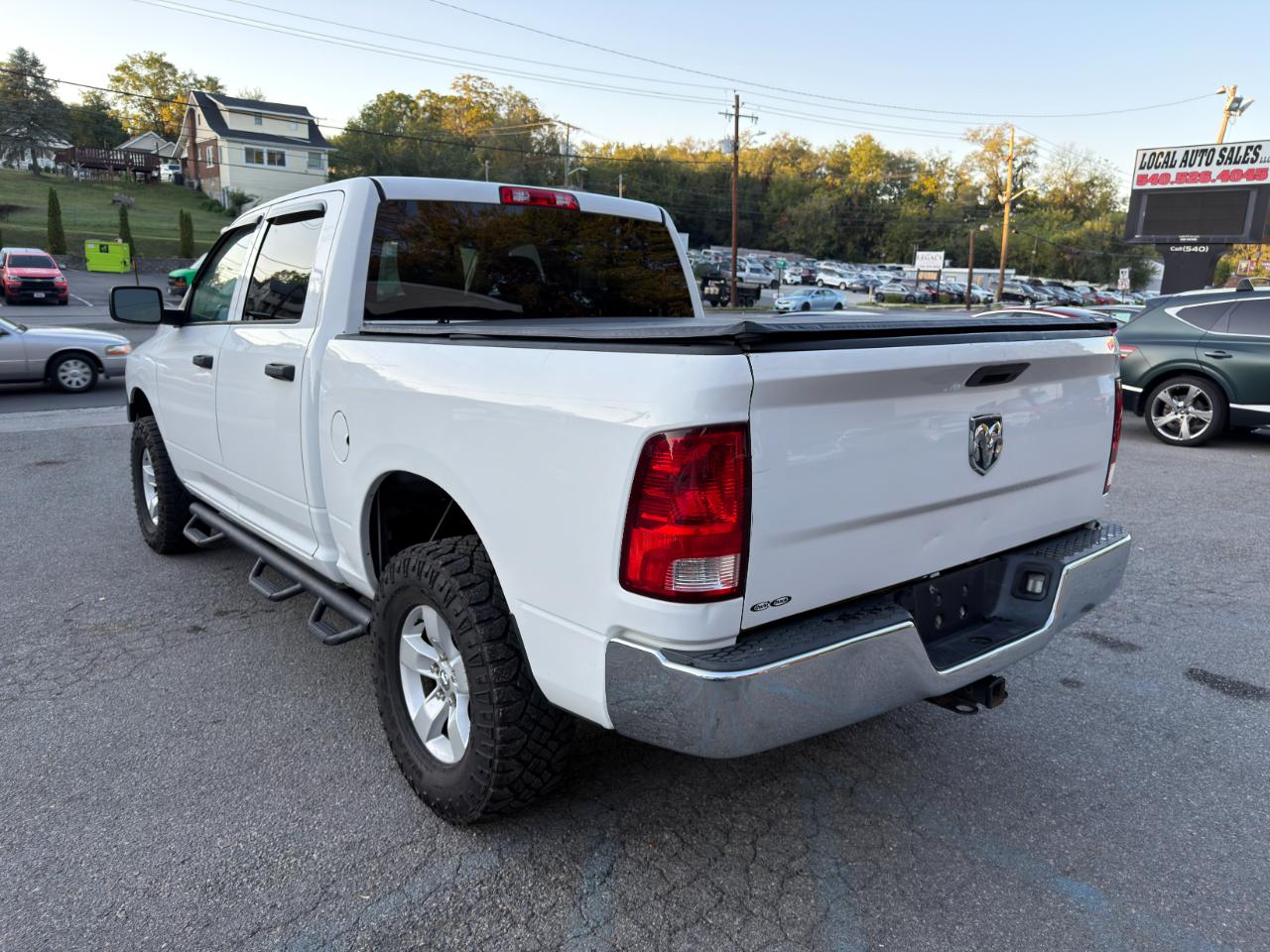 RAM 1500 4WD Crew Cab 140.5" Tradesman 2016